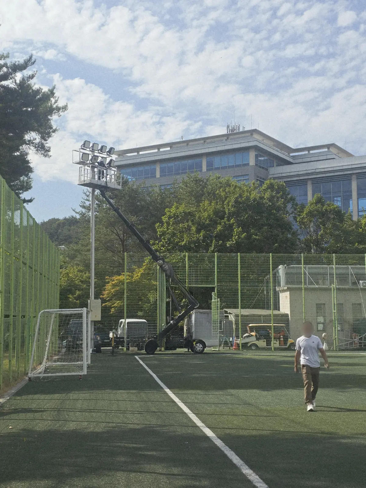 운동장 조명 작업